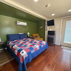 WW Military Tribute Tiny House ADA Suite
