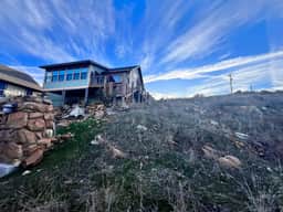 Book A Riverside Stay w/hot tub-sleeps 17 +Parking