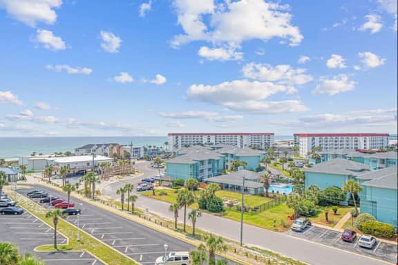 Top Floor King Studio w Gulf & Sound Views