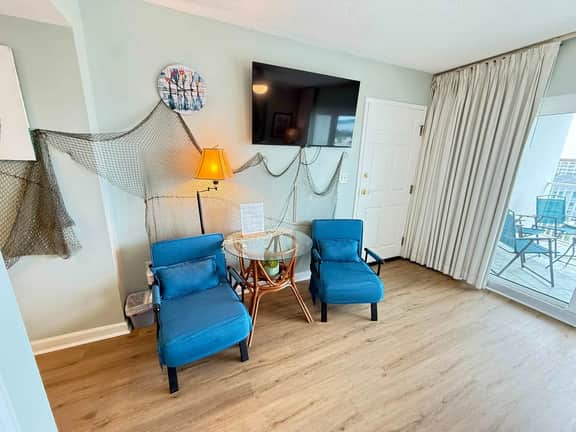 Top Floor King Studio w Gulf & Sound Views