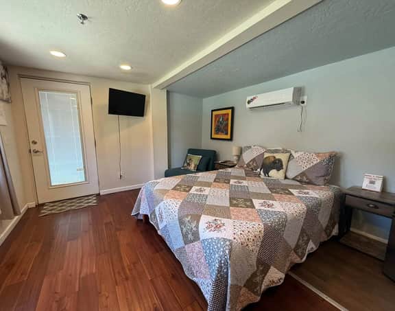 PL Medicine Pk Tiny Home Ft Sill Graduation Suite
