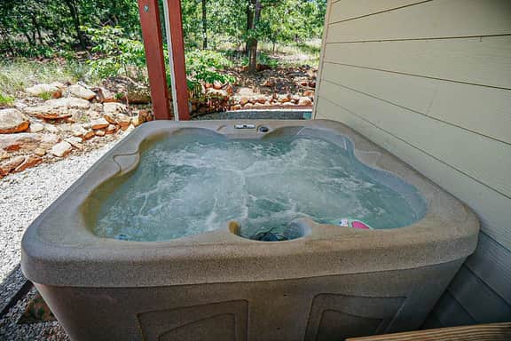 Medicine Park Mountain Top Cabin-Hot Tub-sleep 11