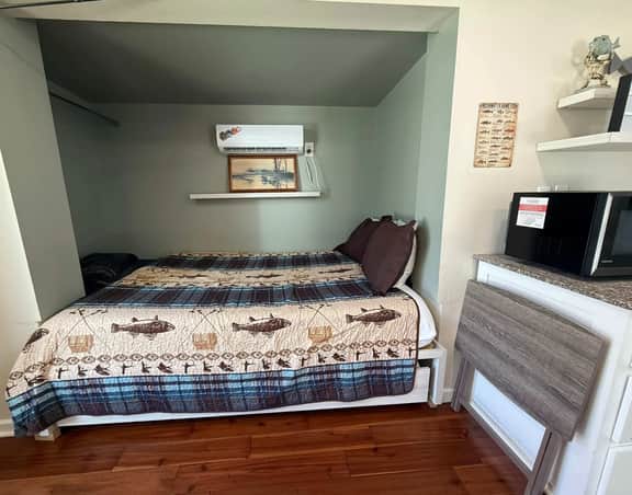 RR Medicine Park Tiny House Slp 4 1BR1BA Suite