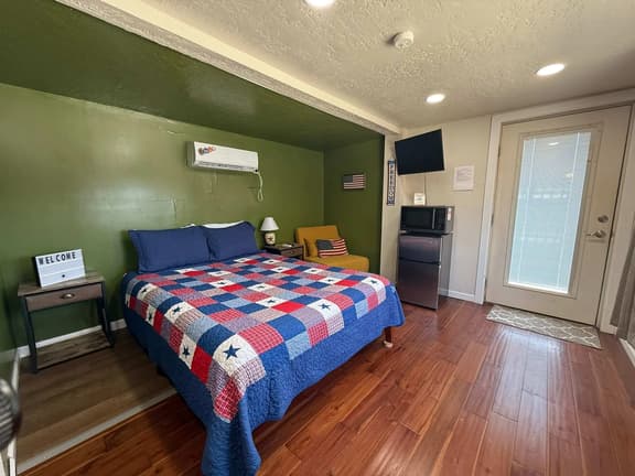 WW Military Tribute Tiny House ADA Suite - Image 1