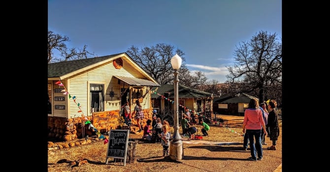 Shopping in Medicine Park: Local Artisans & Boutiques